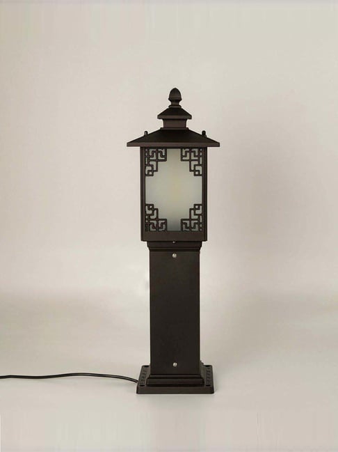 Whispering Homes Yaquina Vintage Outdoor Pole Light