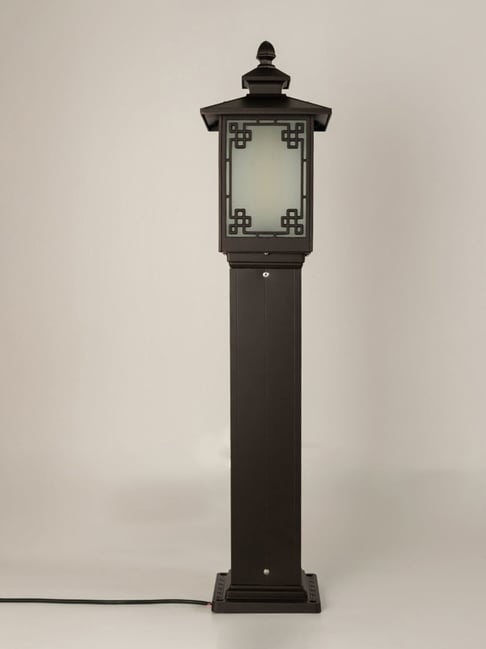 Whispering Homes Warwick Garden Pole Light