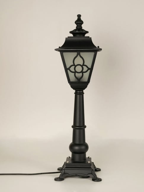 Whispering Homes Seabeck Garden Pole Light