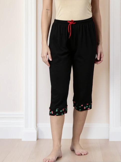 Kryptic Black Cotton Plain Capris