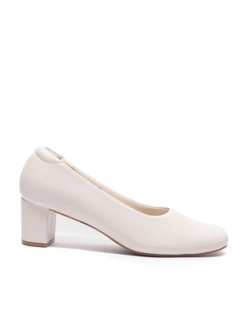 Van Heusen Women's White Pump Shoes