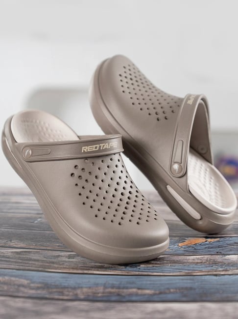 Red Tape Men's Sunnies Beige Clogs