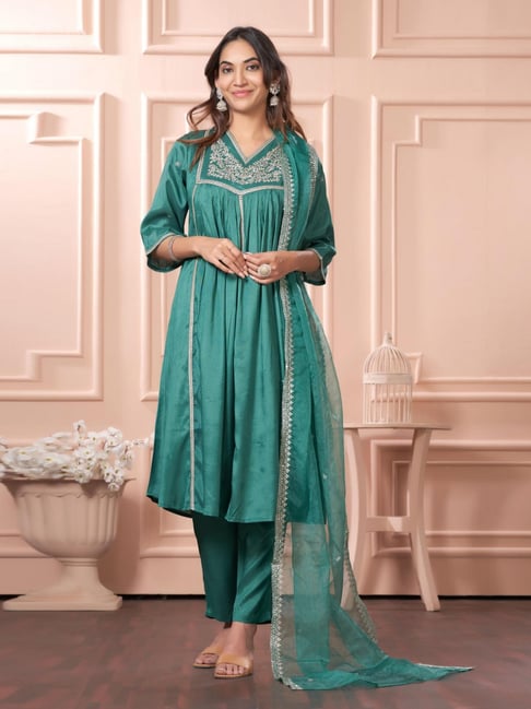 BulBul Green Muslin Embroidered Suit Set