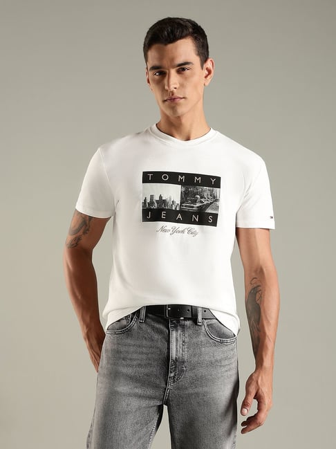Tommy Hilfiger White Cotton Regular Fit Logo Printed T-Shirt