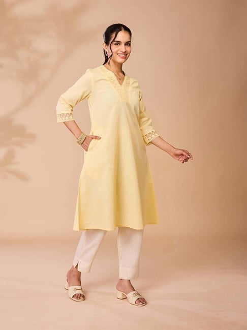 Daali Yellow Cotton Regular Fit Embroidered Kurta-picture-46