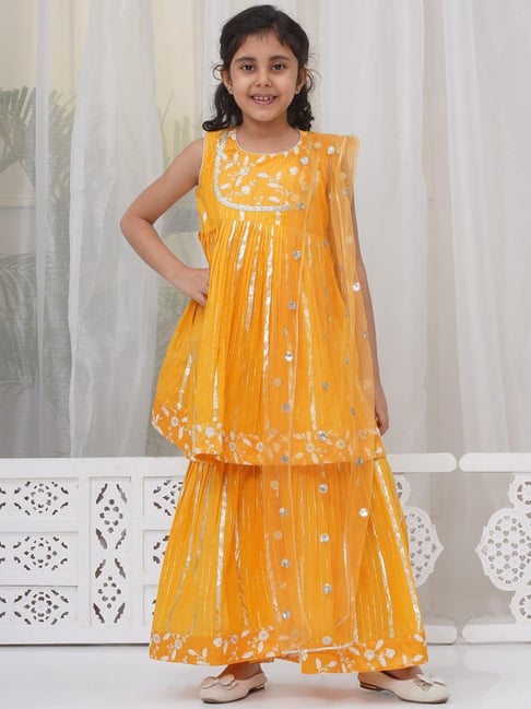 Little Bansi Girls Yellow Cotton Self Design Suit Set-picture-43