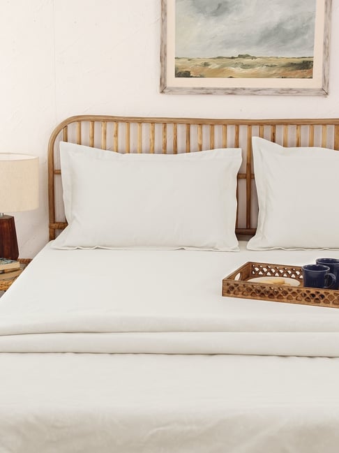 House This White Cotton 300 TC Double Bedsheet with 2 Pillow Covers