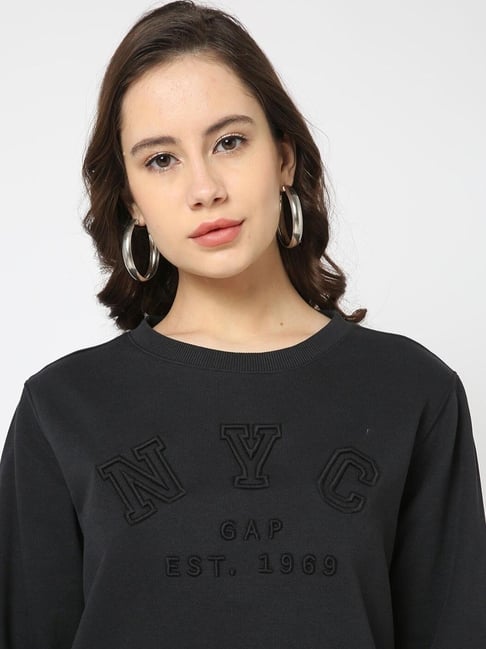 GAP Black Regular Fit Embroidered Sweatshirt