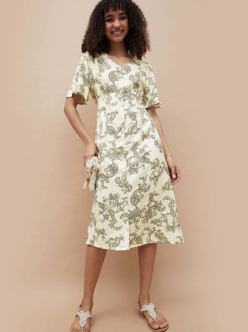 Fame Forever By Lifestyle Off White Regular Fit Printed Dress-picture-35