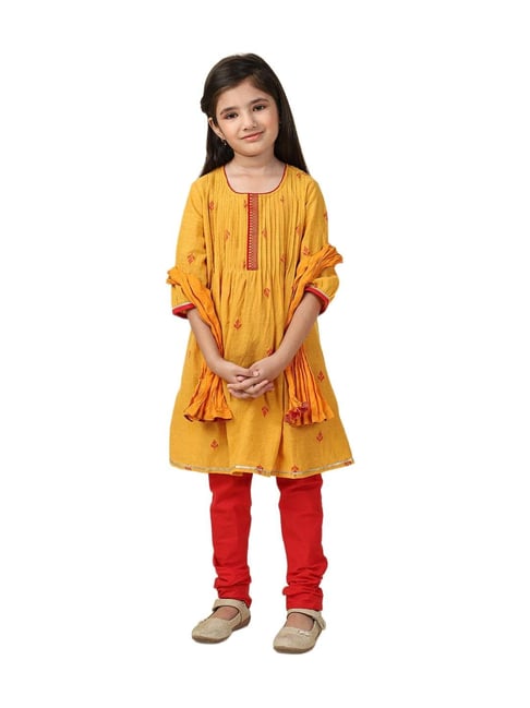 Fabindia Girls Yellow Cotton Solid Kurta Bottom Dupatta Set-image-14