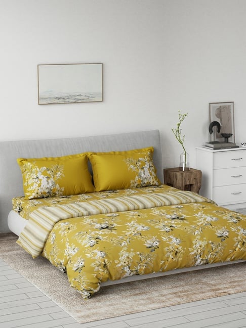 DDecor Red Cotton Floral Primary Collection King Bedsheet & Quilt with 2 Pillow Covers-picture-42