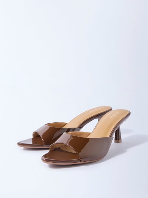 LUNA BLU by Westside Brown Solid Kitten Sandals