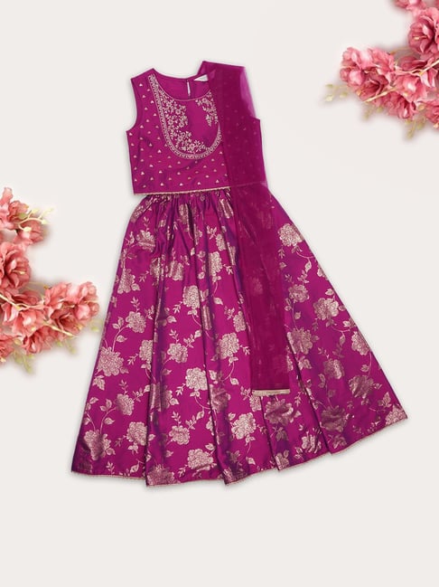 Akkriti by Pantaloons Girls Pink Embroidery Lehenga Choli Set-picture-33