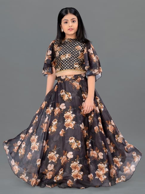 Ompax Girls Black Embroidered Choli and Lehenga