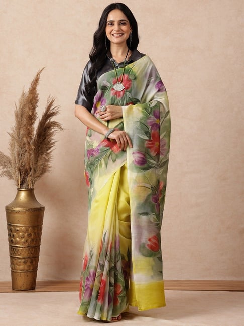 Navyasa by liva Yellow Floral Saree With Unstitched Blouse-image-35