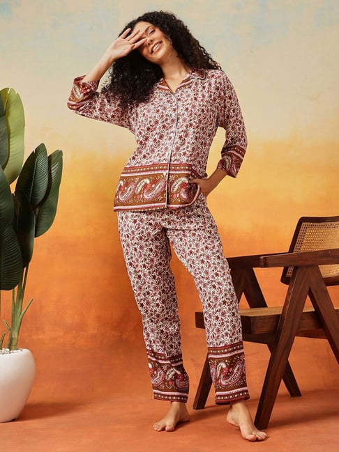 Clovia White Regular Fit Floral Print Night Suit-picture-39