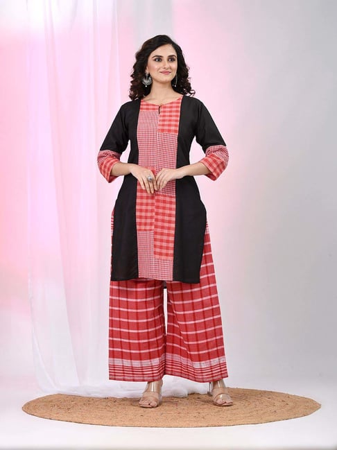 Charukriti Black Cotton Regular Fit Checked Kurta