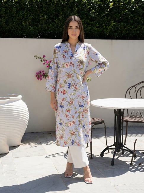W for Woman Blue Floral Printed Straight Rayon Kurta-picture-21