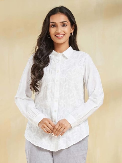 Fabindia White Cotton Comfort Fit Embroidered Shirt-picture-40