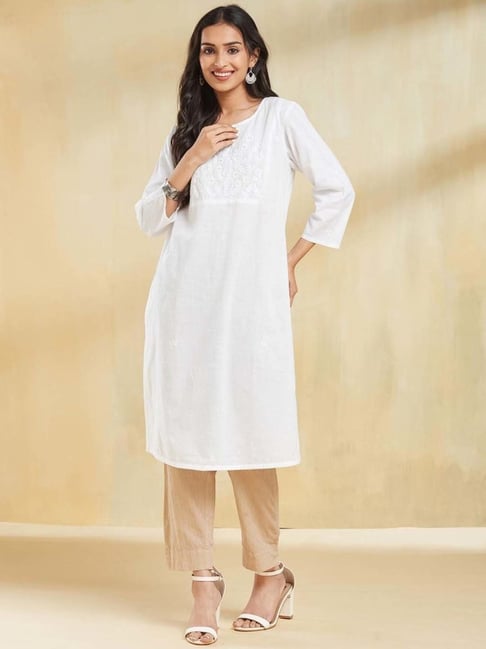 Fabindia White Cotton Regular Fit Embroidered Kurta-picture-33