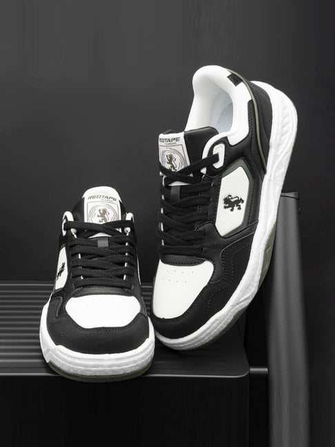 Red Tape Men's City Striders Black Casual Sneakers