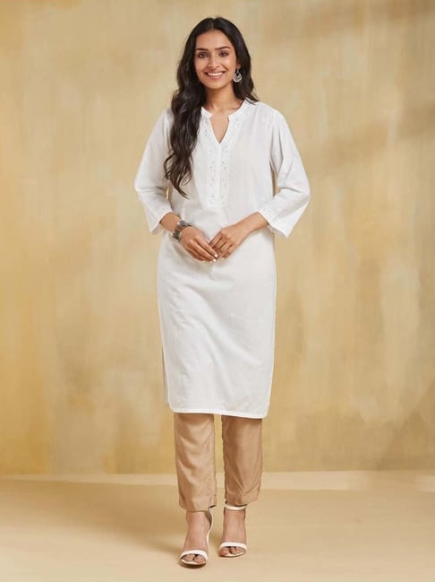 Fabindia White Cotton Regular Fit Embroidered Kurta-picture-37