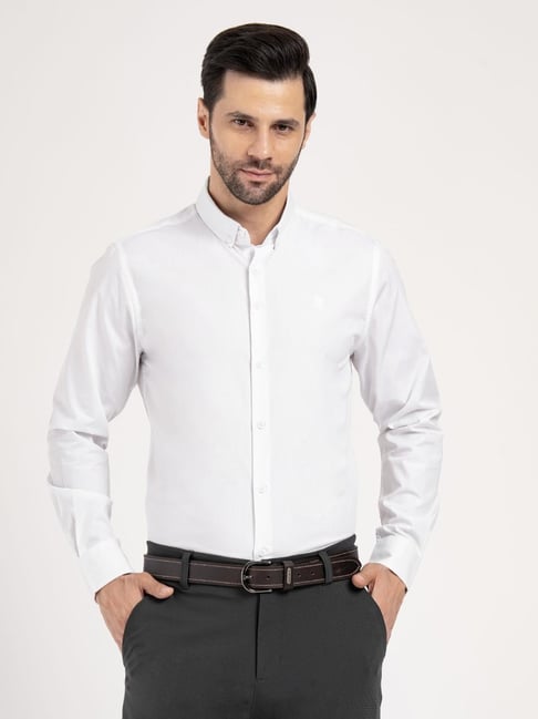 Red Tape White Solid Relaxed Fit Shirt