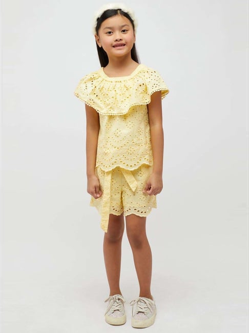 One Friday Kids Yellow Self Regular Fit Shorts-picture-28