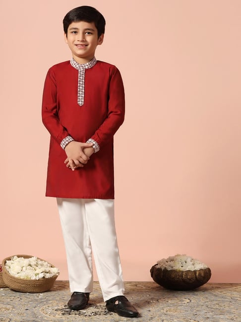 Fashion Dream Kids Maroon Embroidered Kurta With Payjamas Set-picture-12