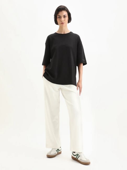 RAREISM Off White Flared Fit Solid Trackpants-picture-26