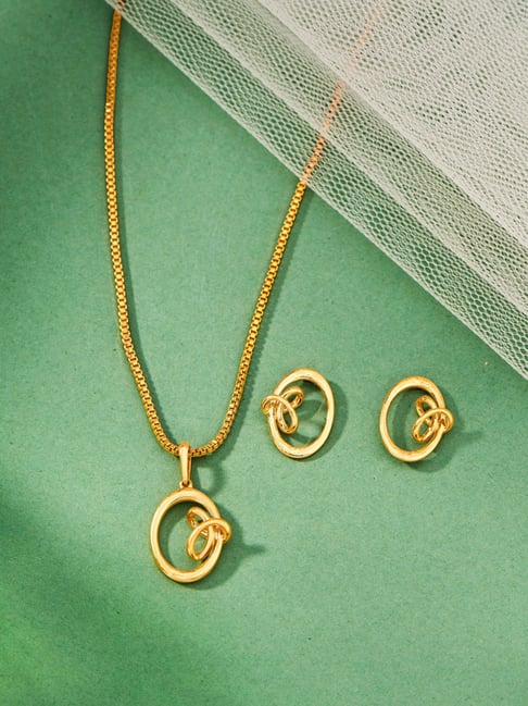 P.N.Gadgil Jewellers 18K Golden Knot Gold Pendant Set for Kids-image-26