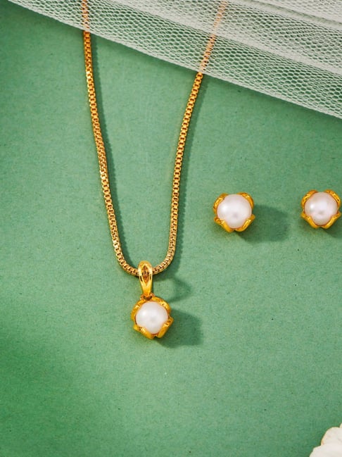 P.N.Gadgil Jewellers 18K Sun-kissed Pearl Gold Pendant Set for Women