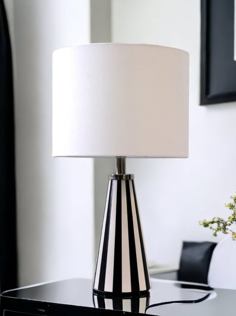 Home Blitz Black & White Resin Cleo Table Lamp