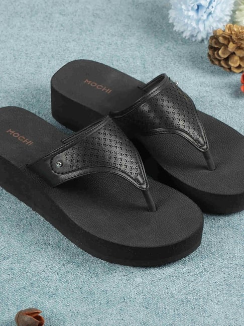Mochi Women's Black Thong Wedges-picture-48