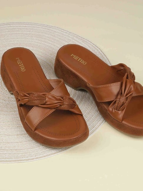 Metro Women's Tan Cross Strap Sandals-picture-43