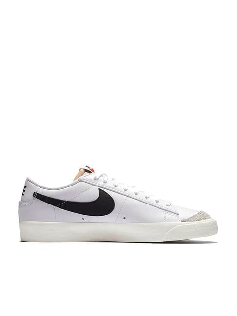 Nike Men's BLAZER LOW '77 VNTG SERIES White Casual Sneakers