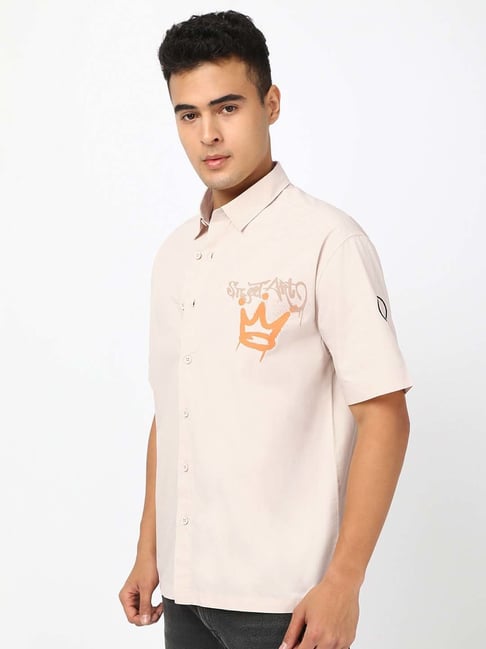 Bewakoof Men's Beige Youth Gang Graphic Printed Oversized Shirt