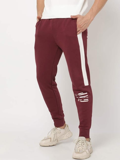 gap maroon cotton regular fit printed joggers