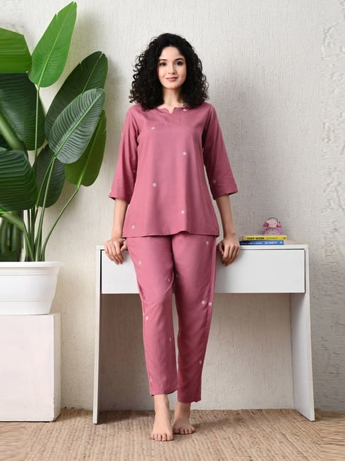 Ichaa Peach Regular Fit Floral Print Night Suit