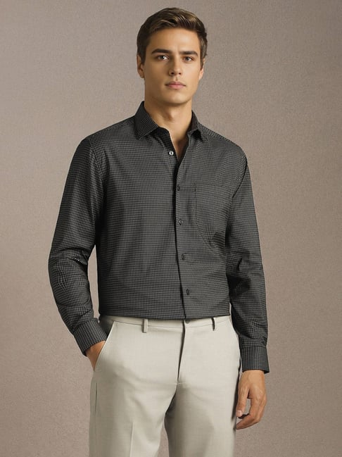 Louis Philippe Black Cotton Regular Fit Checks Shirt-picture-40