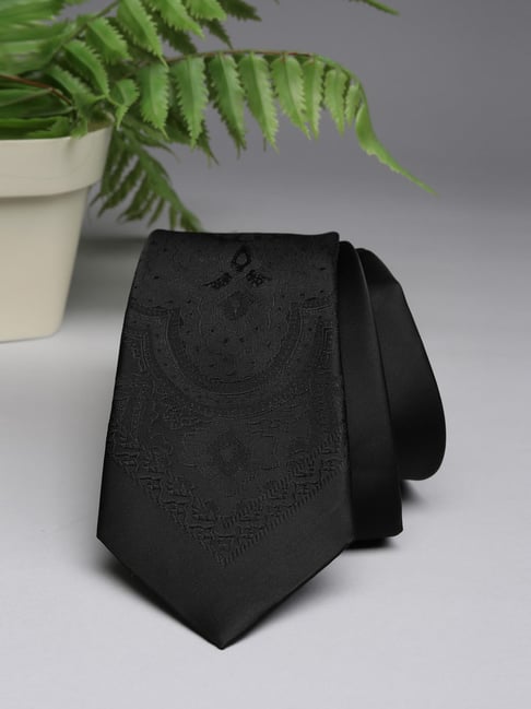 Van Heusen Black Tie