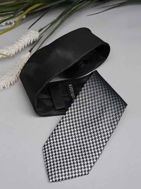 Van Heusen Black Embroidered Tie