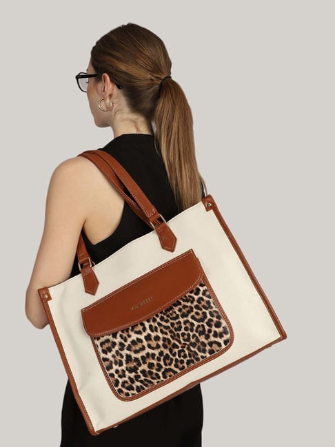 MINI WESST Off White Printed Shoulder Bag-picture-22