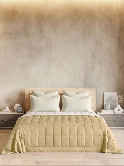 DDecor Beige Cotton Reversible Quilt