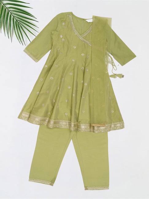 Akkriti by Pantaloons Girls Apple Green Embroidery Suit Set-picture-30