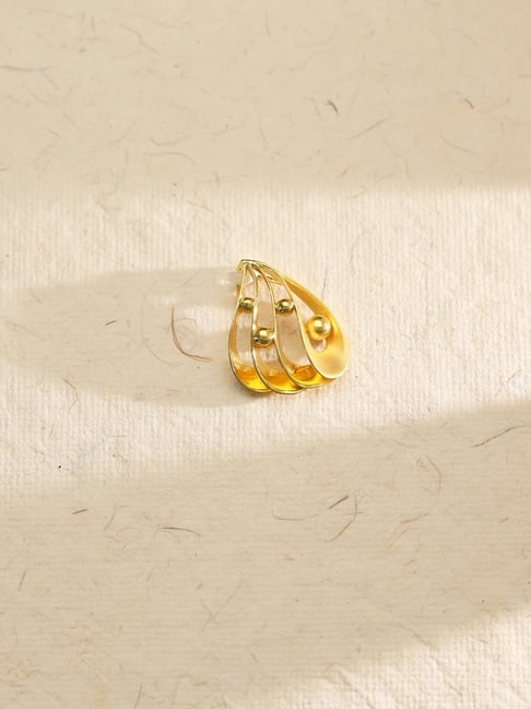 P.N.Gadgil Jewellers 18k (750) Yellow Gold Sunlit Shard Classic Cocktail Pendant