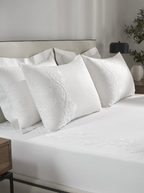 Sansaar White Cotton Floral 210 TC King Bedsheet with 2 Pillow Covers