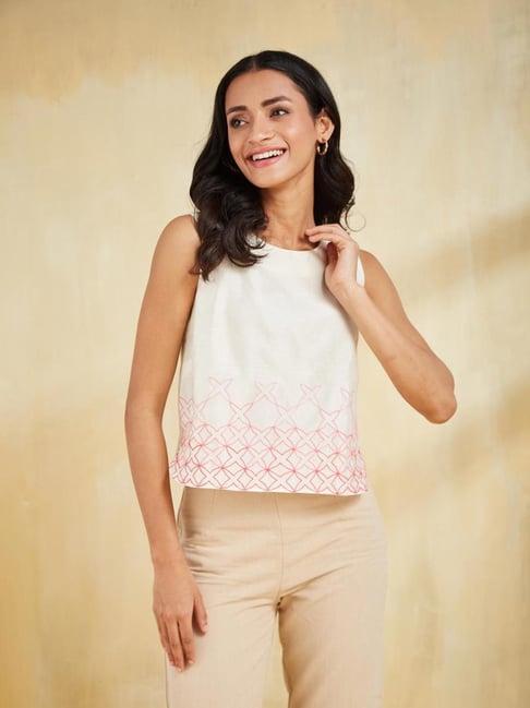 Fabindia Natural Regular Fit Embroidered Top-picture-28