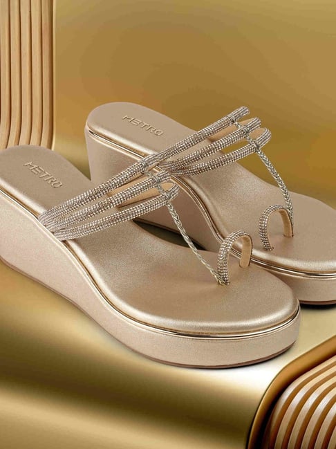 Metro Women's Golden Toe Ring Wedges