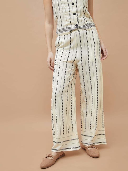 Fame Forever By Lifestyle Off White Regular Fit Printed Trousers-picture-39